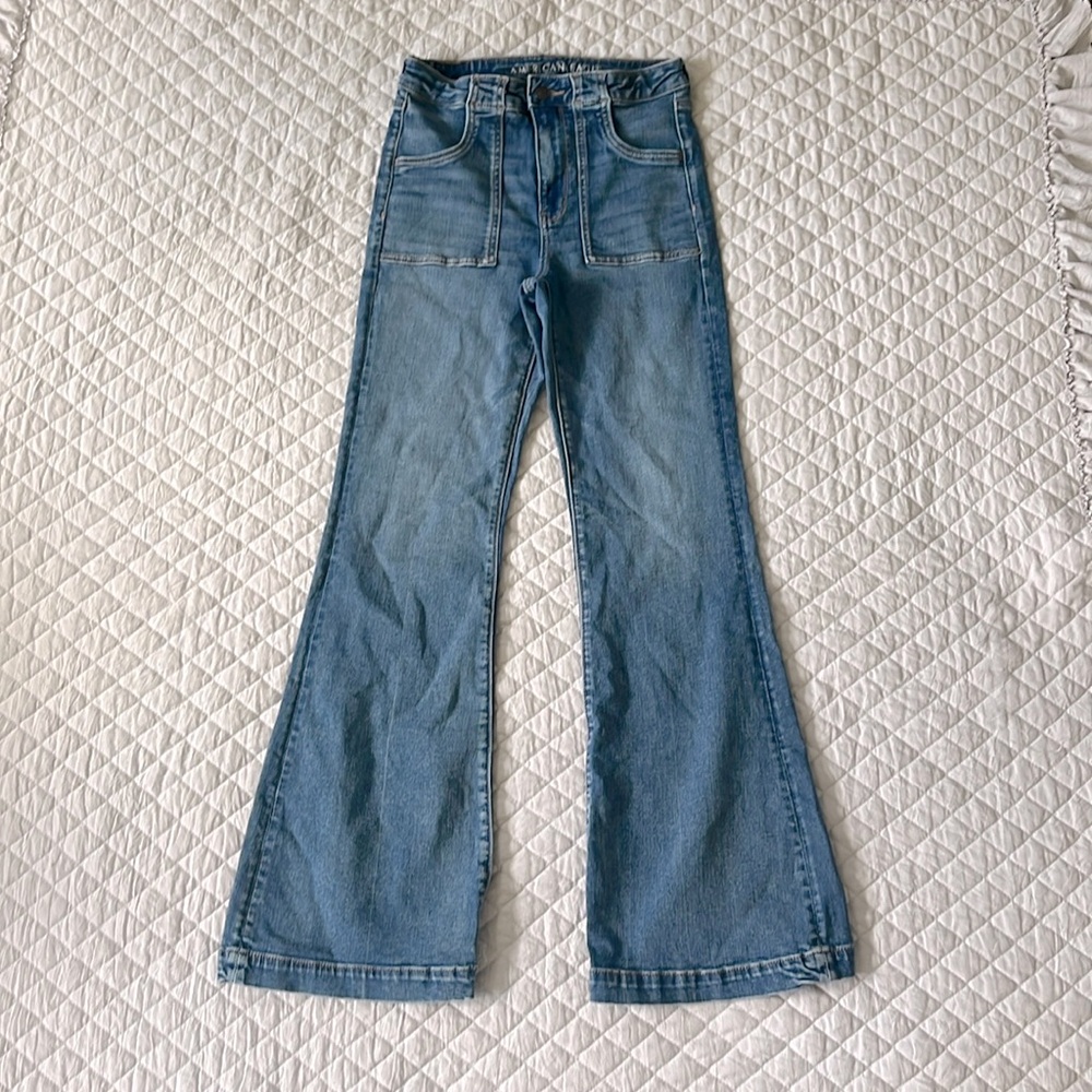 American Eagle, size 6, blue flare jeans